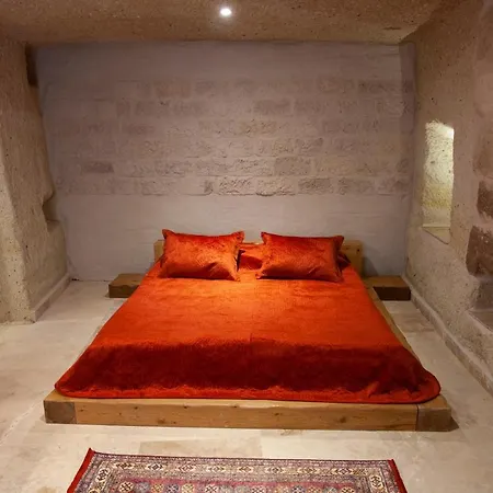 Narcissos Cave منزل للإقامة أوروغوبْ