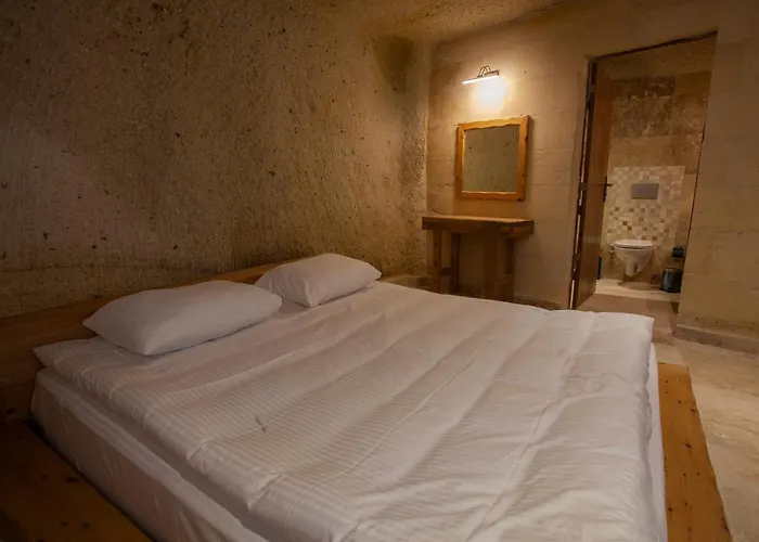 Narcissos Cave Проживание в семье