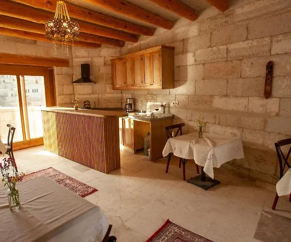 Narcissos Cave Проживание в семье